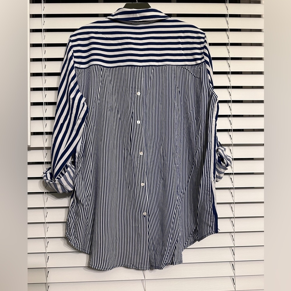 🛍️ Jane Delancey Front & back button down shirt with roll up sleeve Size XL